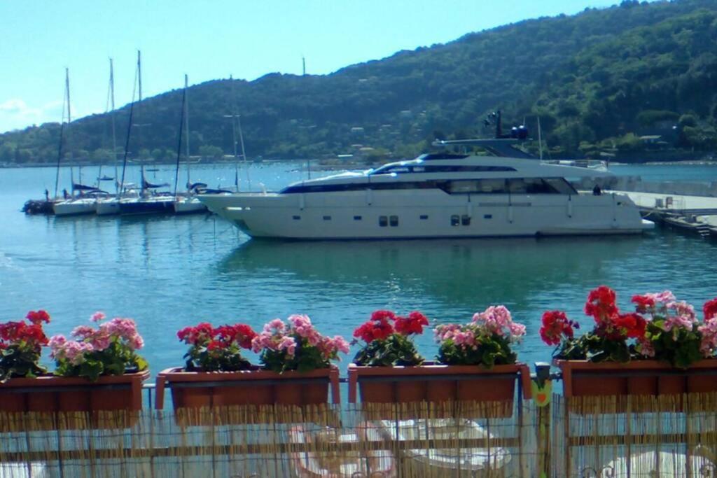 بورتوفينيري Suite Portovenere المظهر الخارجي الصورة